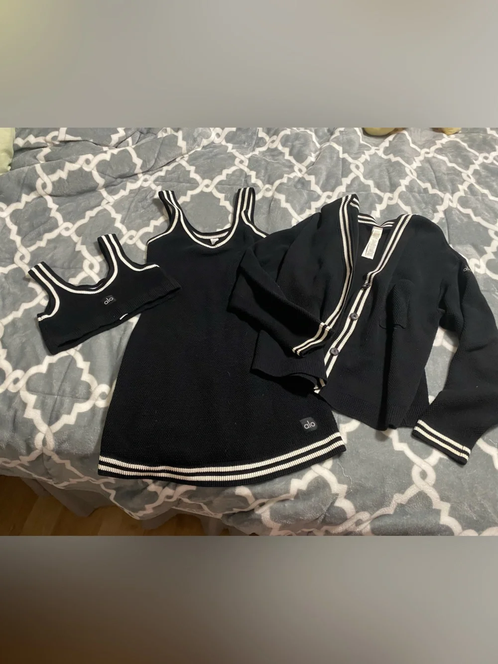 alo tennis club sweater set dress cardigan jacket crop bra top black SZ S